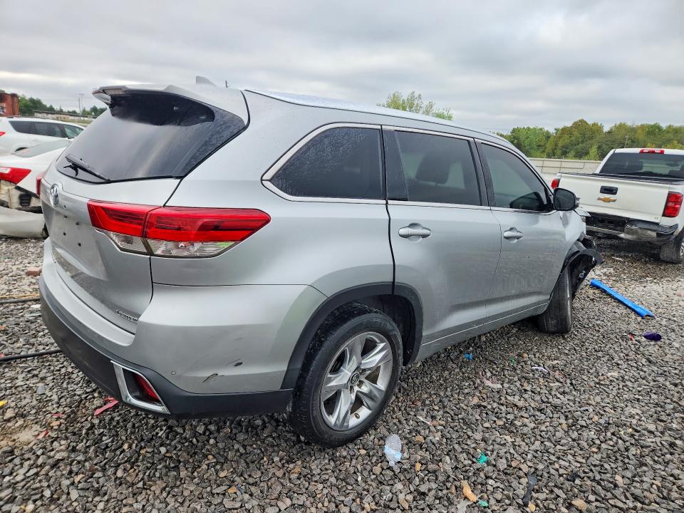 Снимка 3 от търг – 2018 TOYOTA HIGHLANDER с VIN 5TDYZRFH3JS277654