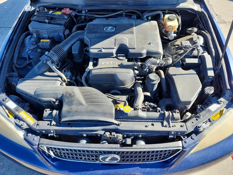 Photo 11 from auction – 2004 LEXUS IS with VIN JTHBD192X40087935