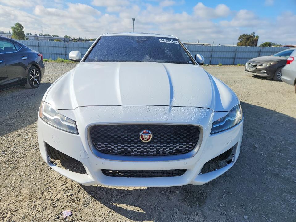 Photo 5 from auction – 2016 JAGUAR XF with VIN SAJBF4BV5GCY16283