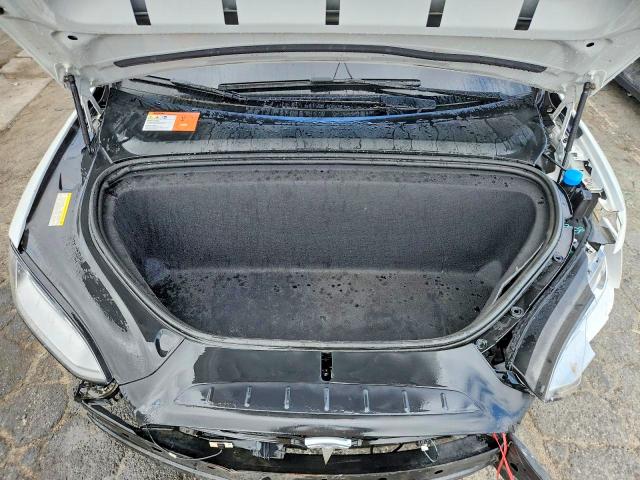 Zdjęcie 12 z aukcji – 2016 TESLA MODEL X z VIN 5YJXCDE24GF026216