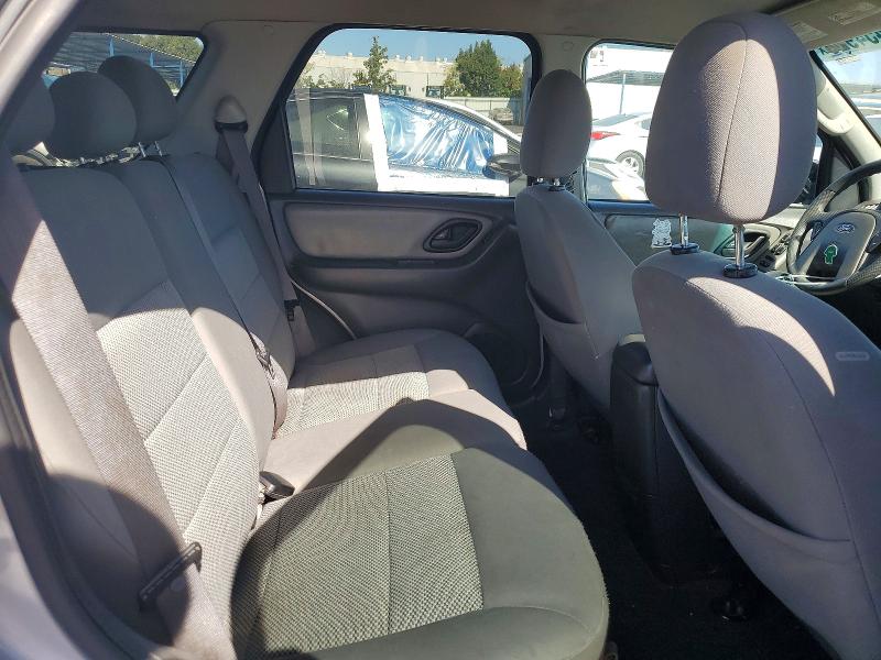 Снимка 11 от търг – 2005 FORD ESCAPE с VIN 1FMCU03155KC23034