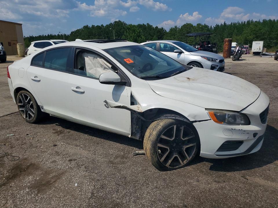 Photo 4 from auction – 2017 VOLVO S60 with VIN YV126MFL4H2438806