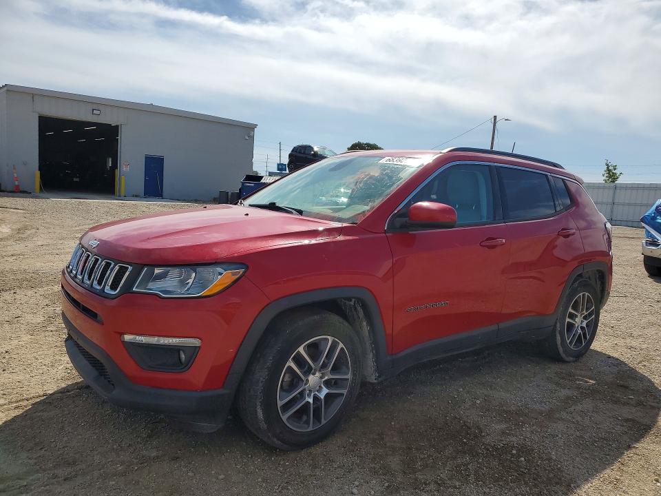 JEEP COMPASS 2019 with VIN 3C4NJCBB2KT685806 - Photo from auction