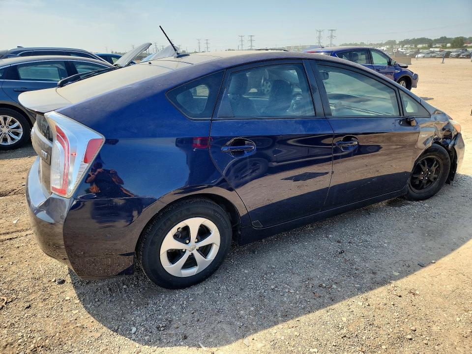 Photo 3 from auction – 2015 TOYOTA PRIUS with VIN JTDKN3DU5F1898932