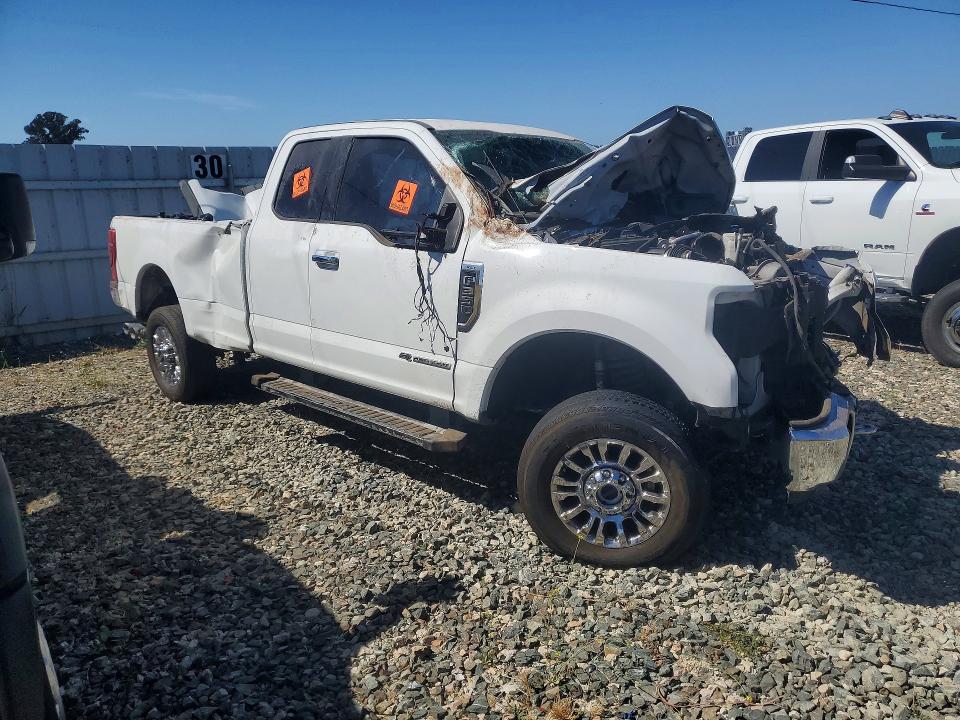 Foto 4 de la subasta – 2022 FORD F350 con VIN 1FT8X3BTXNEE19491