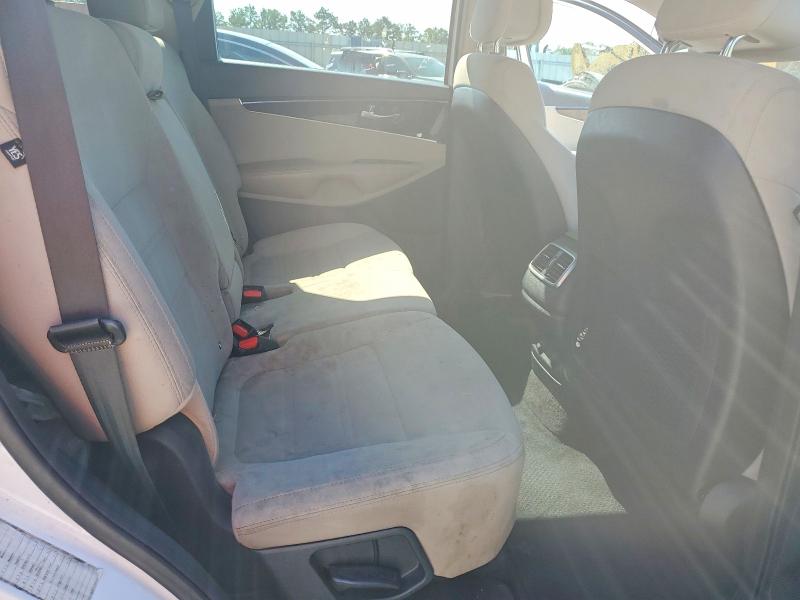 Photo 11 from auction – 2017 KIA SORENTO with VIN 5XYPGDA5XHG196059