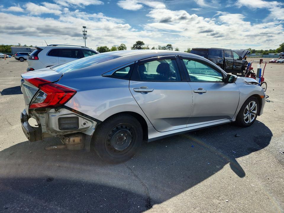 Photo 3 from auction – 2016 HONDA CIVIC with VIN 2HGFC2F56GH553923