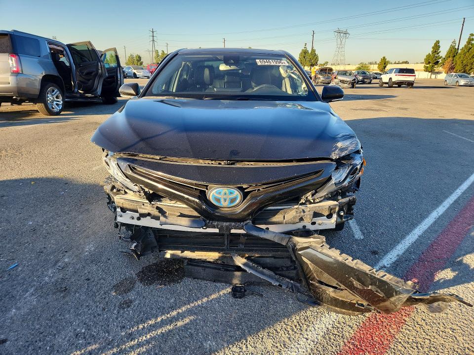 Снимка 5 от търг – 2022 TOYOTA CAMRY с VIN 4T1K31AK6NU572630