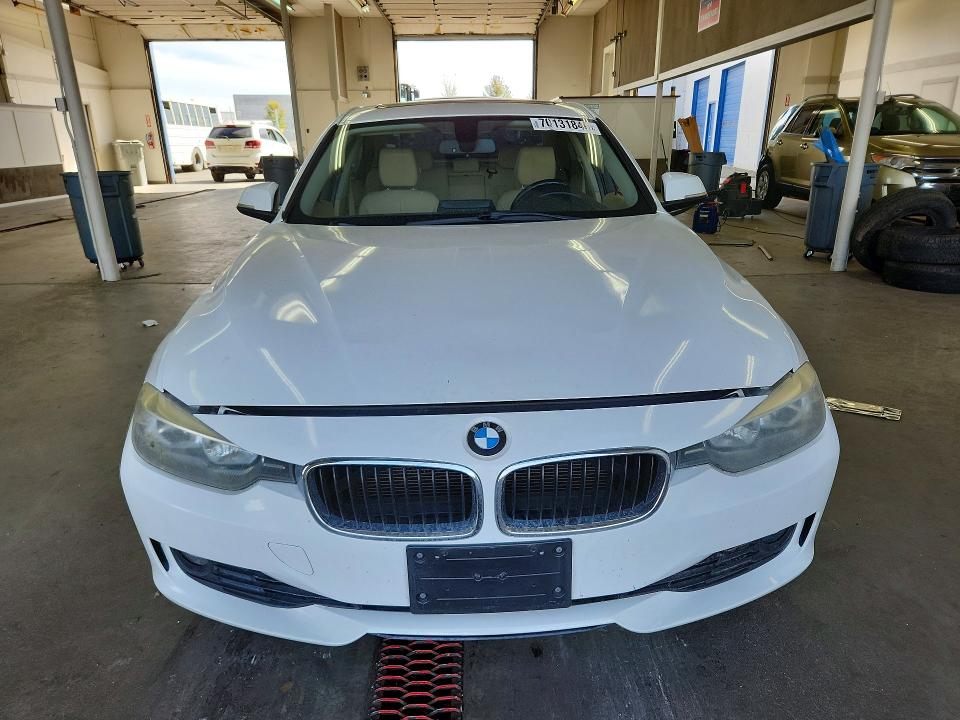 Zdjęcie 5 z aukcji – 2012 BMW 328 z VIN WBA3A5C55CF343738