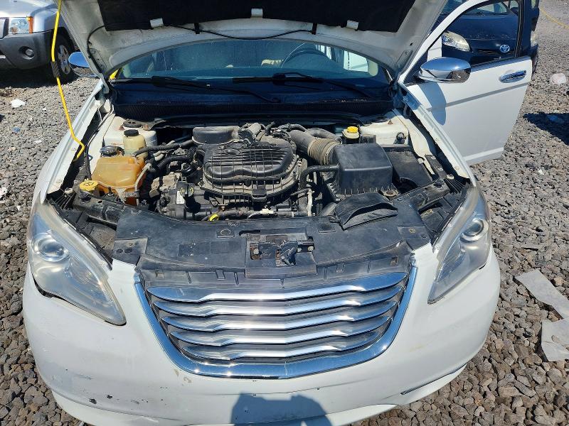 Photo 11 from auction – 2012 CHRYSLER 200 LIMITED with VIN 1C3CCBCG5CN304395