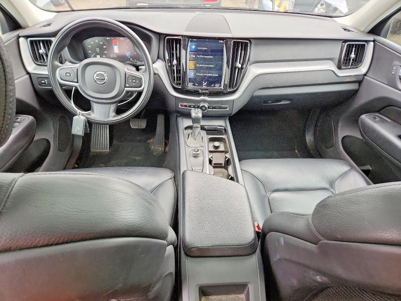 Photo 8 from auction – 2018 VOLVO XC60 with VIN LYV102RK9JB101787