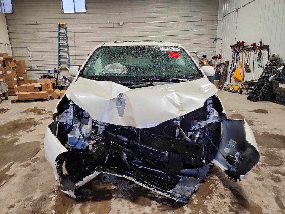 Zdjęcie 5 z aukcji – 2018 TOYOTA SIENNA z VIN 5TDDZ3DC6JS189491