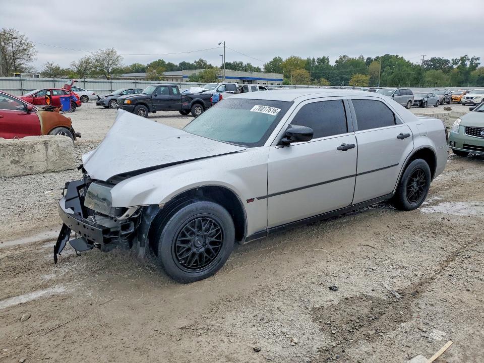 CHRYSLER 300 2008 with VIN 2C3KA53G88H257933 - Photo from auction