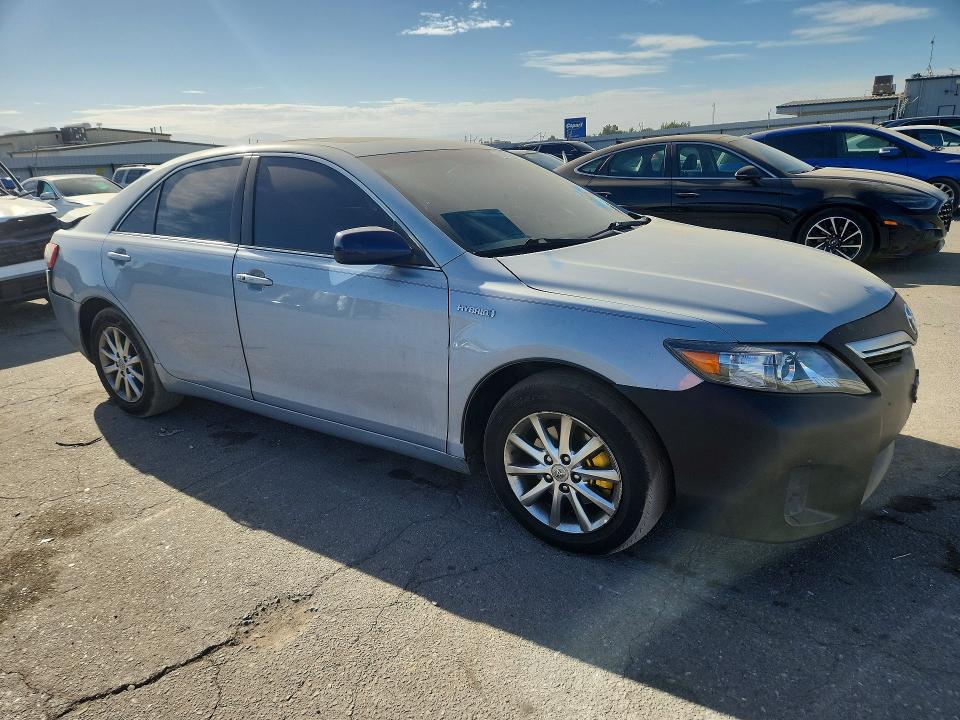Photo 4 from auction – 2011 TOYOTA CAMRY with VIN 4T1BB3EK8BU137421