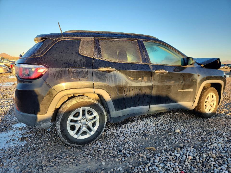 Foto 3 de la subasta – 2017 JEEP COMPASS con VIN 3C4NJCAB1HT658476