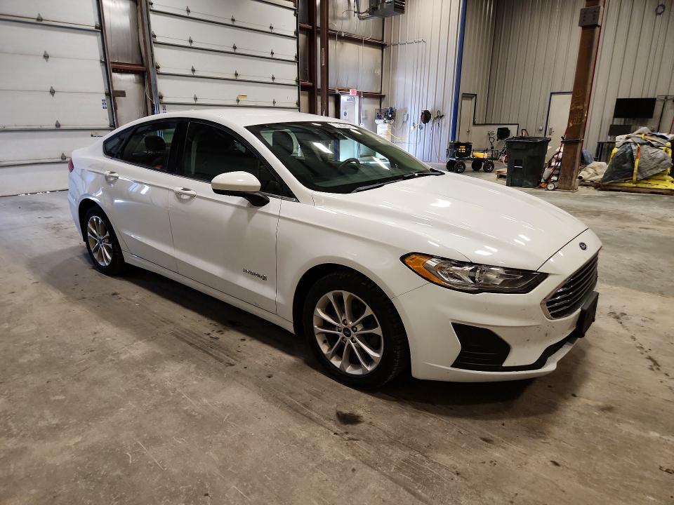 Photo 4 from auction – 2019 FORD FUSION with VIN 3FA6P0LU6KR278463