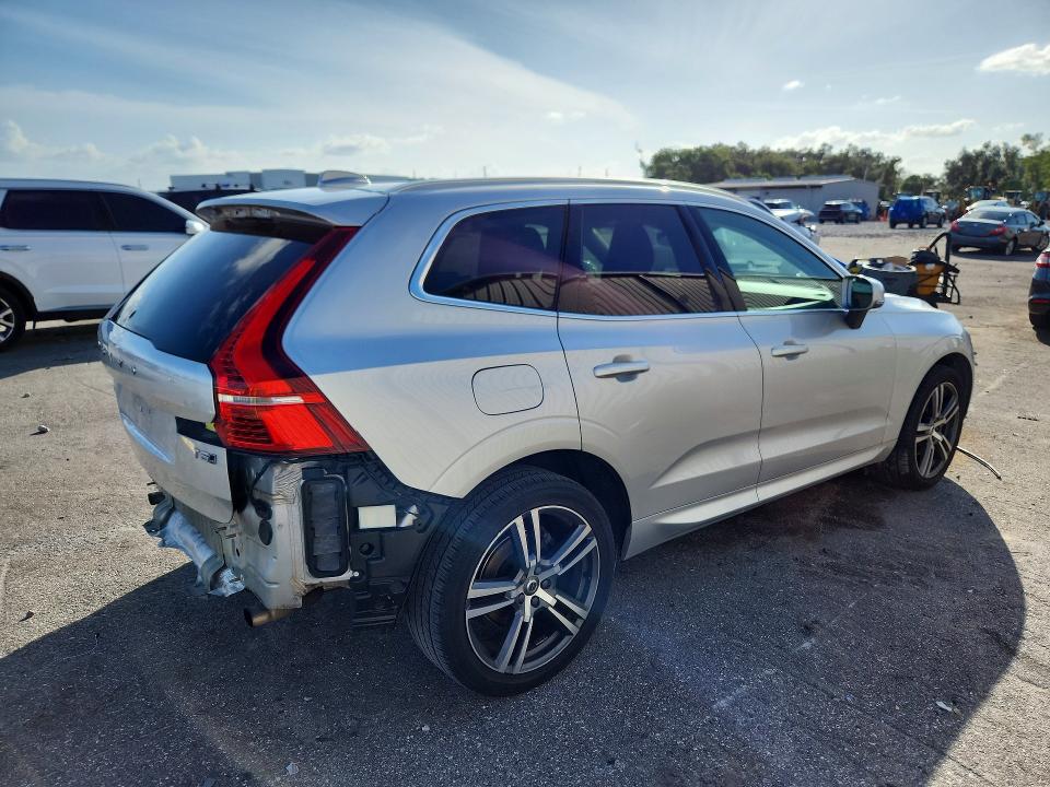 Photo 3 from auction – 2018 VOLVO XC60 with VIN LYV102RK4JB109862