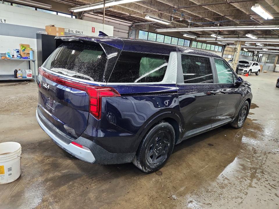 Фото 3 с аукциона – 2026 KIA CARNIVAL с VIN KNDNB5K37T6591434