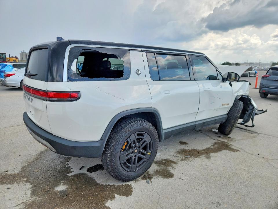 Foto 3 de la subasta – 2023 RIVIAN R1S con VIN 7PDSGABL2PN020810