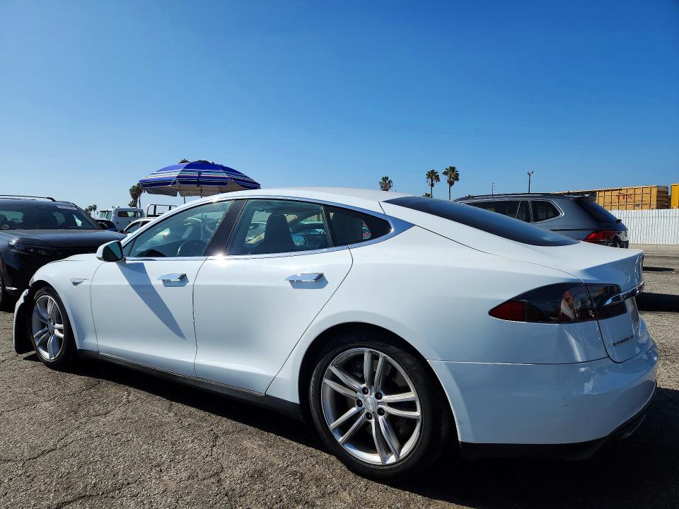 Photo 2 from auction – 2013 TESLA MODEL S with VIN 5YJSA1DN7DFP15544