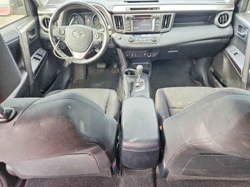 Photo 8 from auction – 2018 TOYOTA RAV4 with VIN JTMRFREV6JD224768