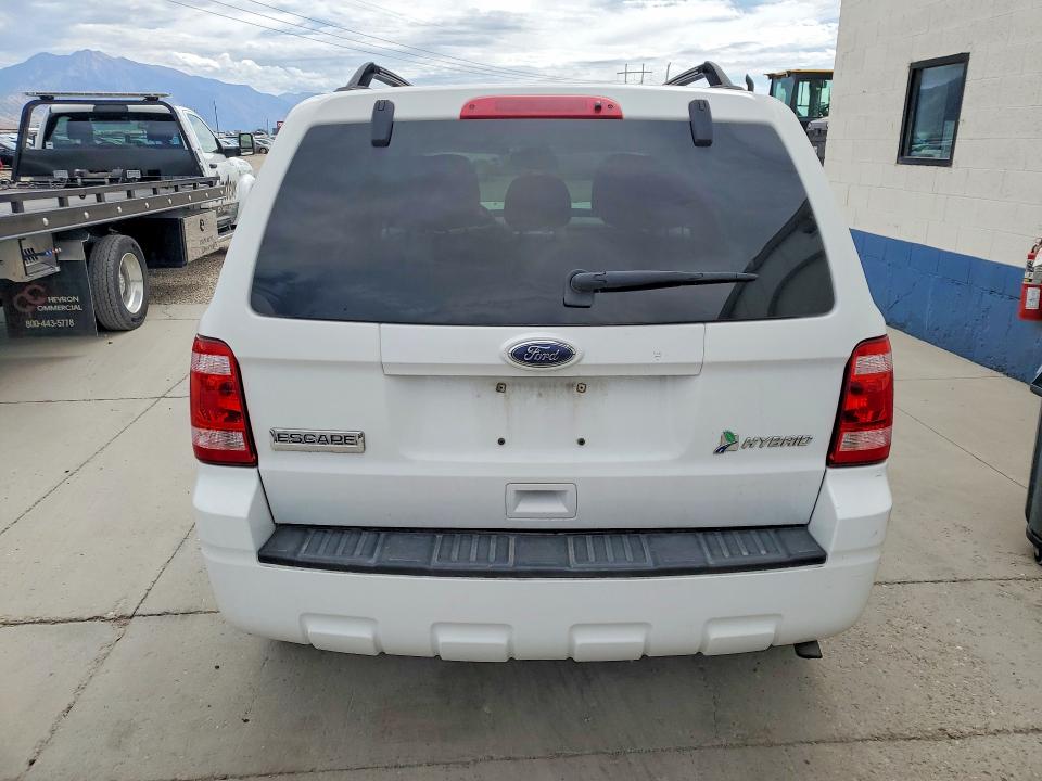 Photo 6 from auction – 2011 FORD ESCAPE with VIN 1FMCU5K32BKA15611