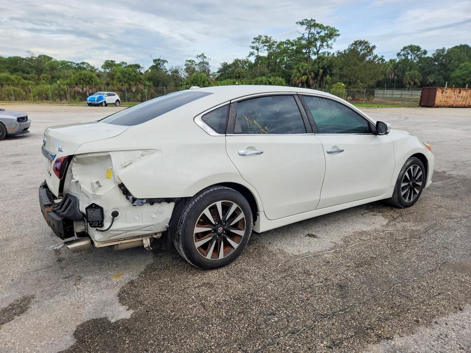 Photo 3 from auction – 2018 NISSAN ALTIMA with VIN 1N4AL3AP1JC110554
