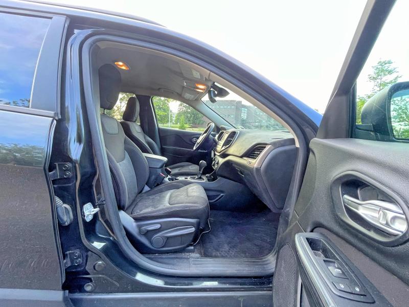 Photo 5 from auction – 2016 JEEP CHEROKEE with VIN 1C4PJMAS2GW220671