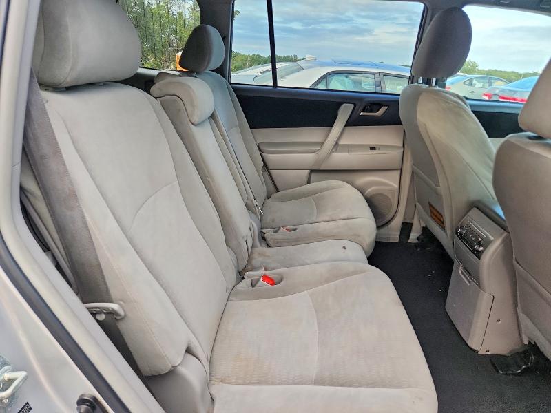 Photo 11 from auction – 2012 TOYOTA HIGHLANDER with VIN 5TDBK3EH5CS094266