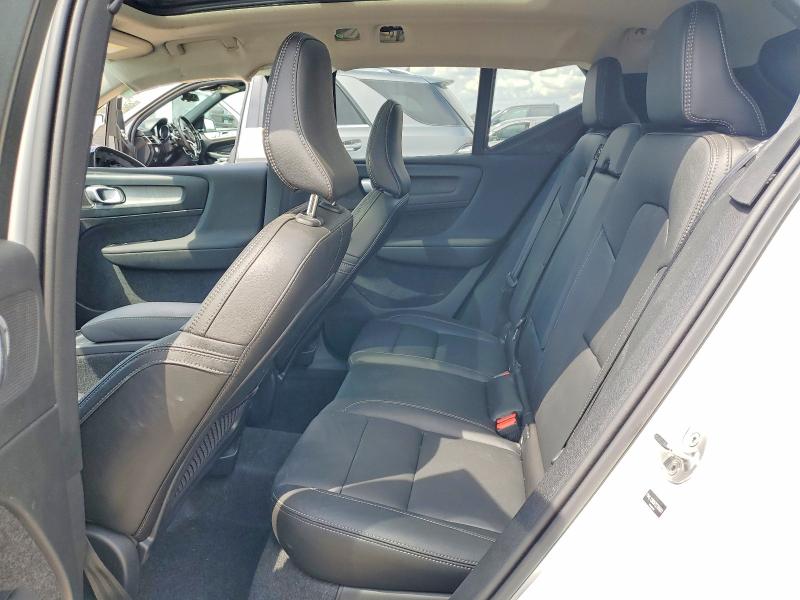 Photo 11 from auction – 2026 VOLVO XC40 with VIN YV4L12UC6T2735551