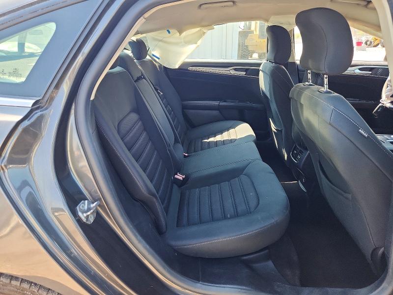 Photo 10 from auction – 2019 FORD FUSION with VIN 3FA6P0LU0KR151899