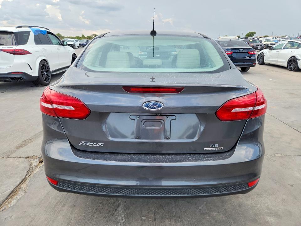 Photo 6 from auction – 2015 FORD FOCUS with VIN 1FADP3F26FL349989