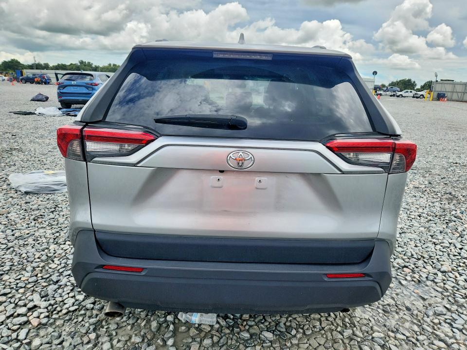 Photo 6 from auction – 2021 TOYOTA RAV4 with VIN 2T3C1RFVXMC118299