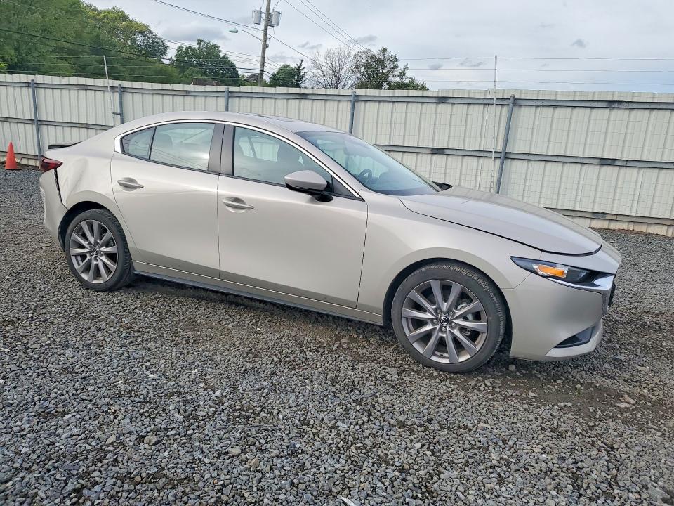 Снимка 4 от търг – 2023 MAZDA 3 с VIN 3MZBPACM4PM379520