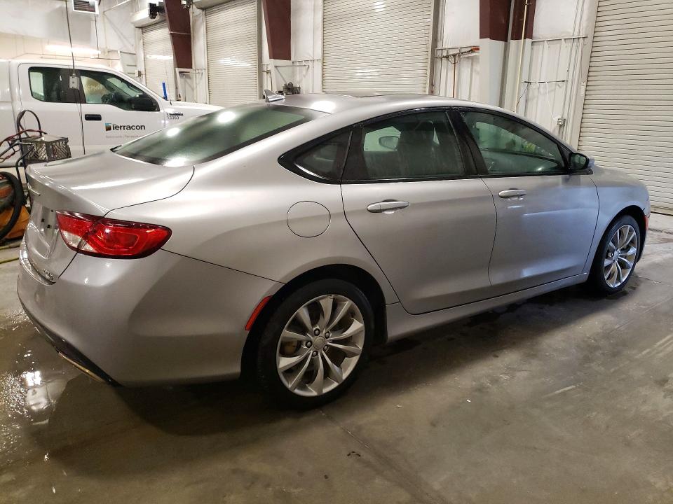 Фото 3 с аукциона – 2015 CHRYSLER 200 с VIN 1C3CCCDG3FN686791