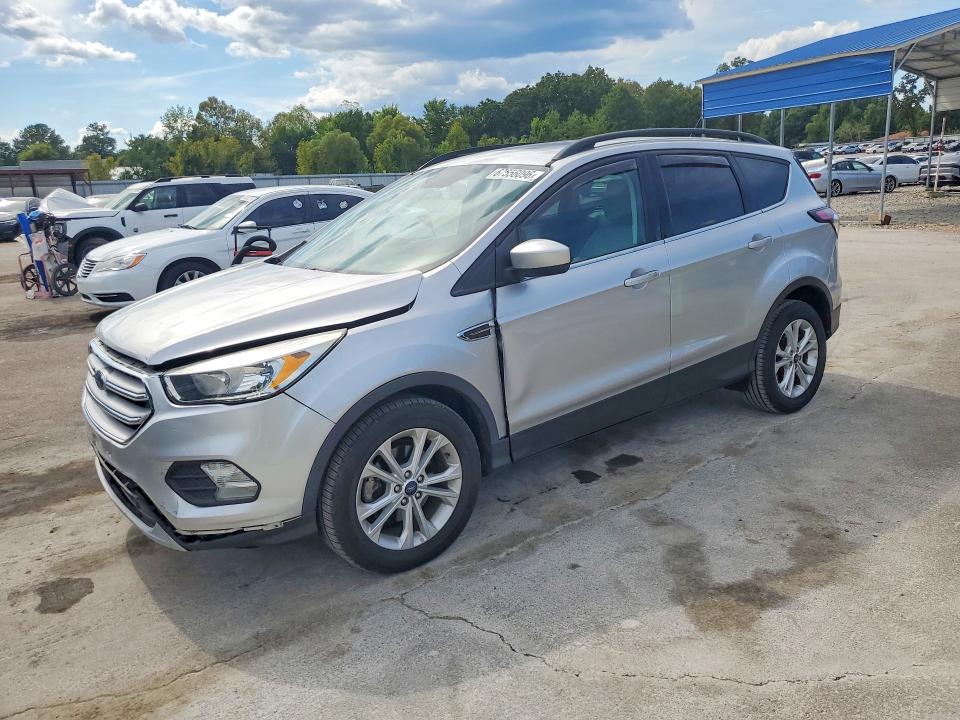 FORD ESCAPE 2018 مع رقم تعريف المركبة 1FMCU0GD8JUB74916 - صورة من المزاد