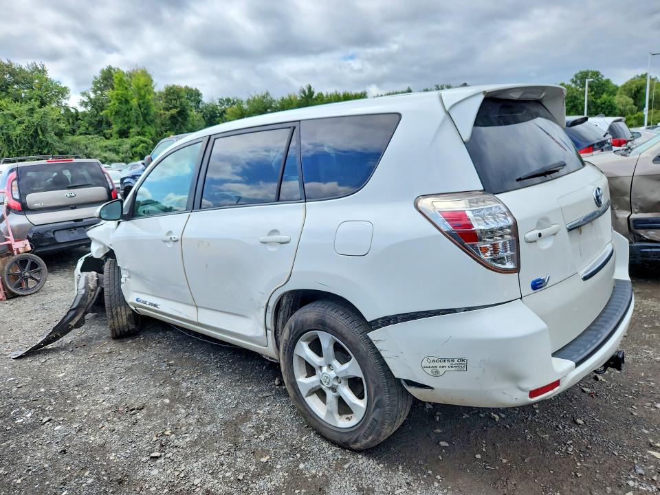Photo 2 from auction – 2014 TOYOTA RAV4 EV with VIN 2T3YL4DV0EW003068