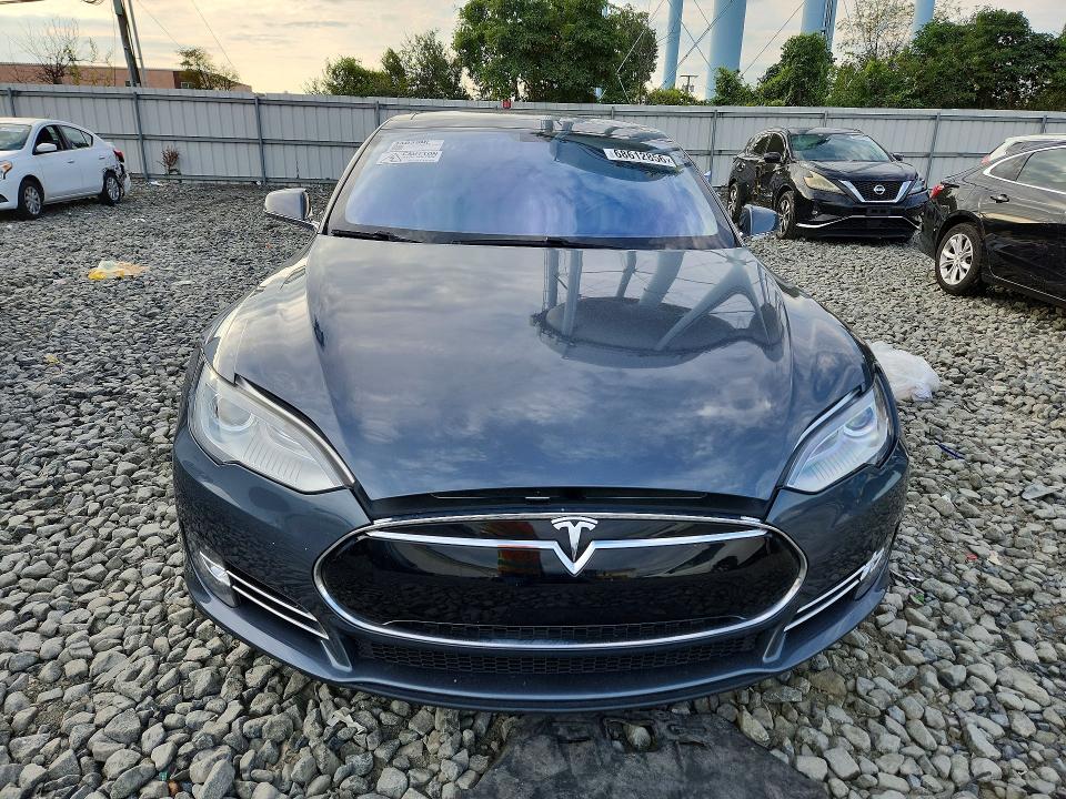 Снимка 5 от търг – 2013 TESLA MODEL S с VIN 5YJSA1DP2DFP16036