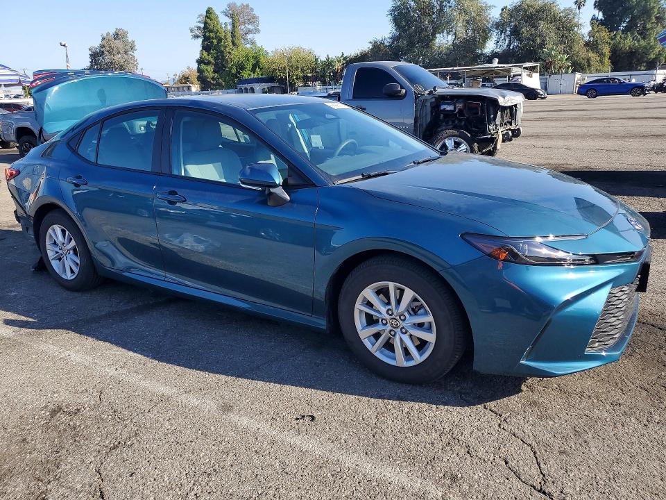 Снимка 4 от търг – 2025 TOYOTA CAMRY с VIN 4T1DAACK0SU150814