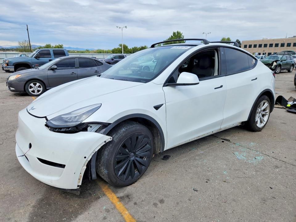TESLA MODEL Y 2020 with VIN 5YJYGDEE6LF006725 - Photo from auction