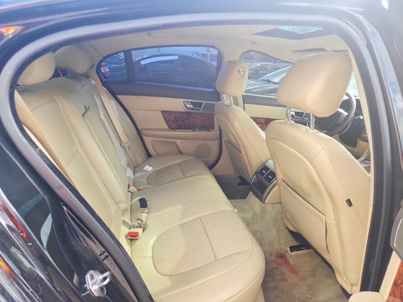 Снимка 10 от търг – 2010 JAGUAR XF с VIN SAJWA0GB5ALR53254