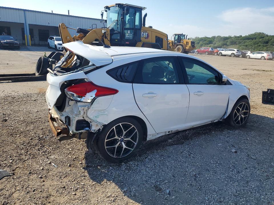 Photo 3 from auction – 2016 FORD FOCUS with VIN 1FADP3K20GL368528