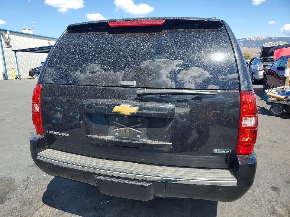 Photo 6 from auction – 2012 CHEVROLET SUBURBAN with VIN 1GNSKKE74CR304895