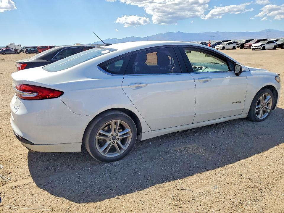 Photo 3 from auction – 2018 FORD FUSION with VIN 3FA6P0LUXJR116317