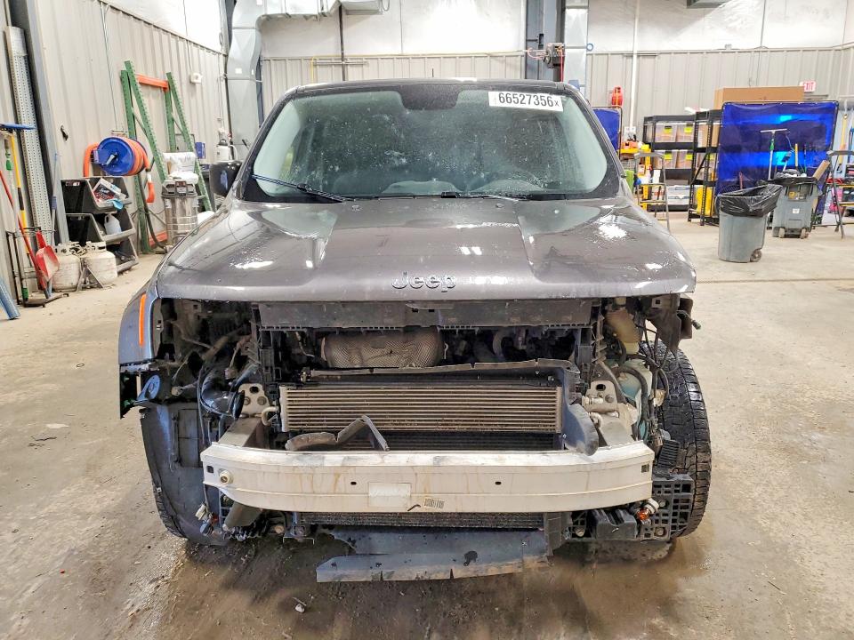 Photo 5 from auction – 2017 JEEP RENEGADE with VIN ZACCJBAB9HPF61518