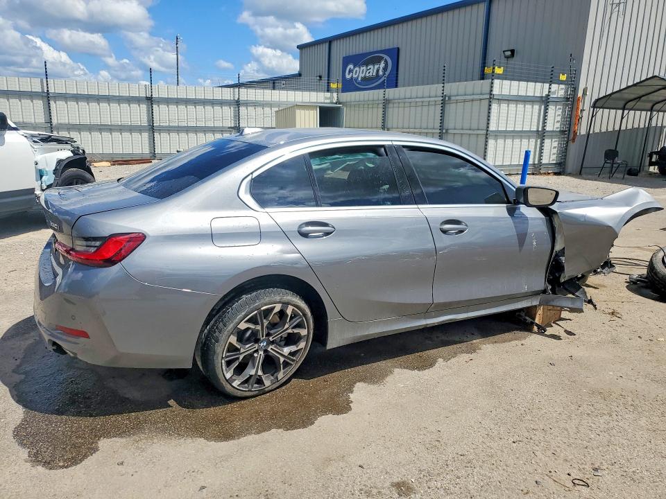 Zdjęcie 3 z aukcji – 2025 BMW 330I z VIN 3MW89CW04S8F82661