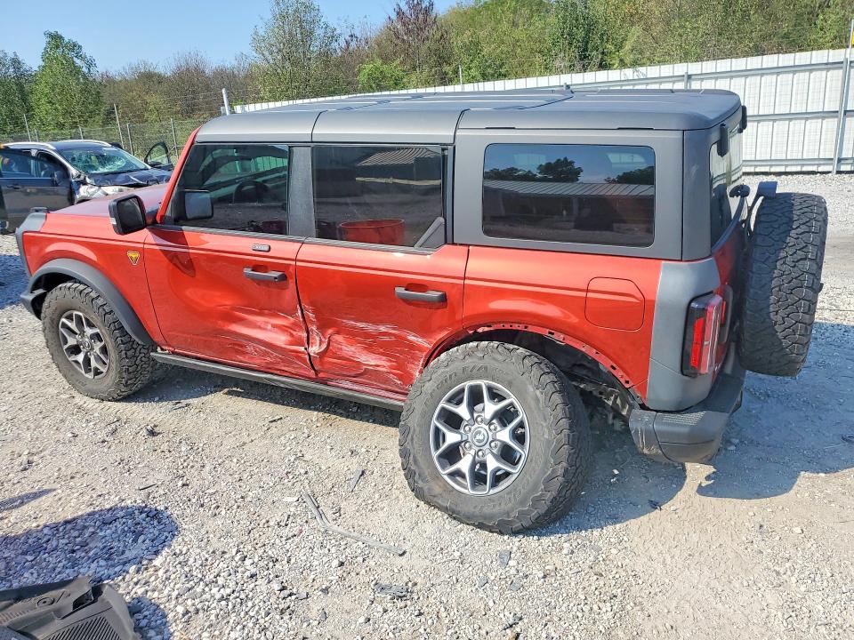 Фото 2 с аукциона – 2023 FORD BRONCO с VIN 1FMEE5DP0PLB44180