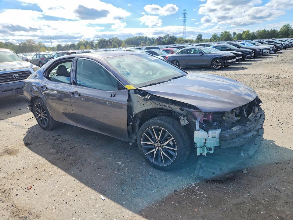 صورة رقم 4 من المزاد - 2021 TOYOTA CAMRY مع VIN 4T1F31AK6MU024191