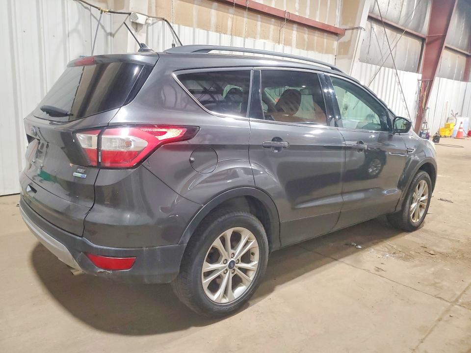 Photo 3 from auction – 2018 FORD ESCAPE with VIN 1FMCU9GD2JUB45125