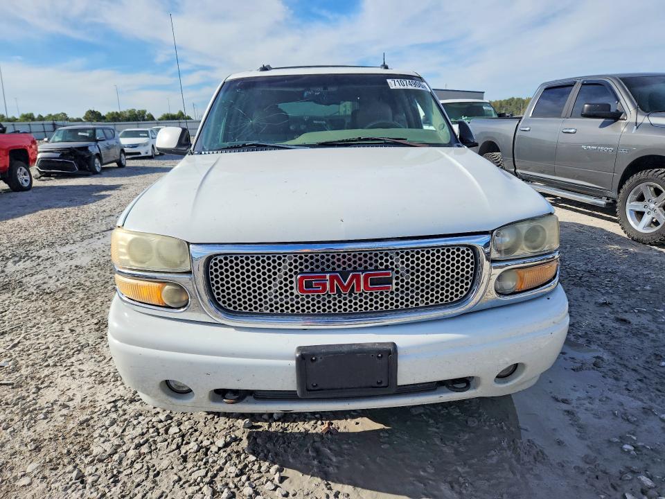 Foto 5 de la subasta – 2003 GMC YUKON con VIN 1GKEK63U53J129338